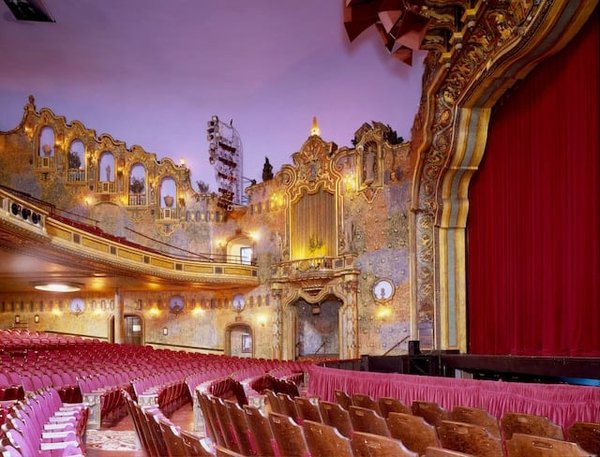 Comment organiser une production scolaire de l'opéra « L'Elisir d'Amore » de Donizetti ?