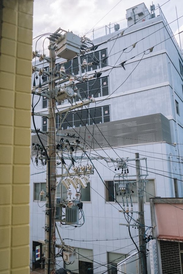 Comment améliorer l'efficacité des systèmes de conversion thermodynamique directe en électricité ?