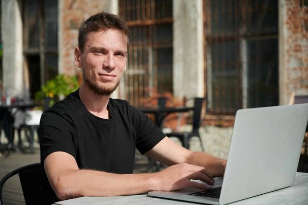 Arobase sur Macbook Air : comment ça marche ?